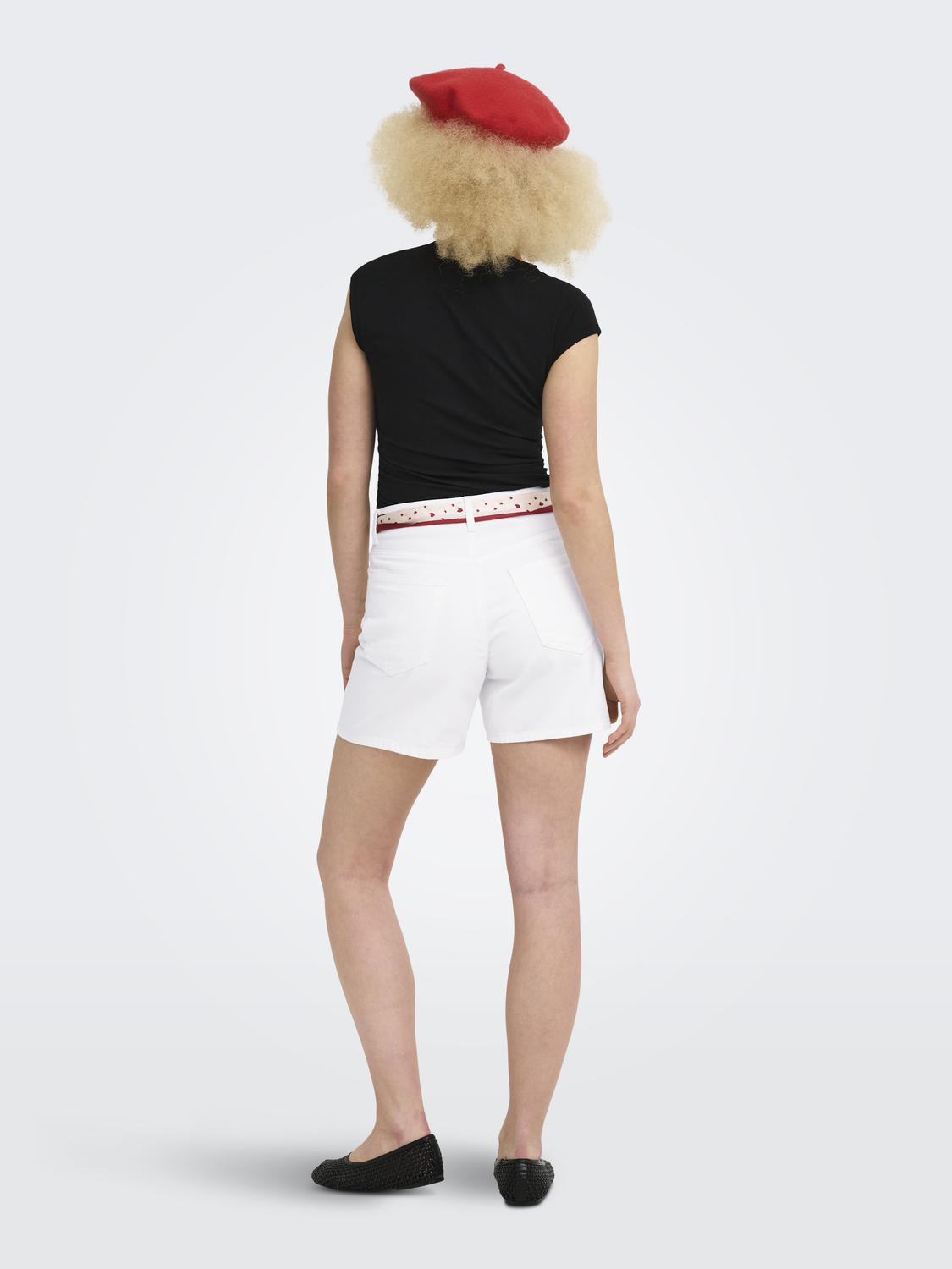 model_shot-back